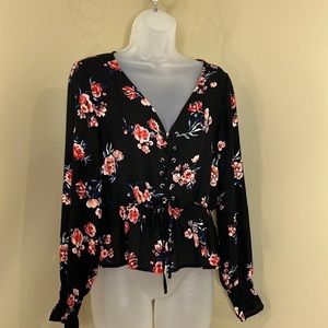 Dividend Women’s Long Sleeve Smocked Waist Lace Front Blouse